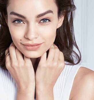 19 BIBIR KERING KARENA PAKAI LIPSTIK KETAHUI PENYEBAB DAN CARA MUDAH MENGATASINYA Min