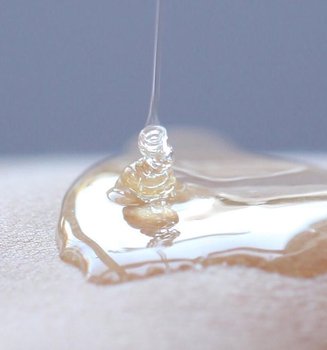 2 ESSENCE SERUM KETAHUI PERBEDAAN DAN MANFAATNYA UNTUK KULIT ANDA Min