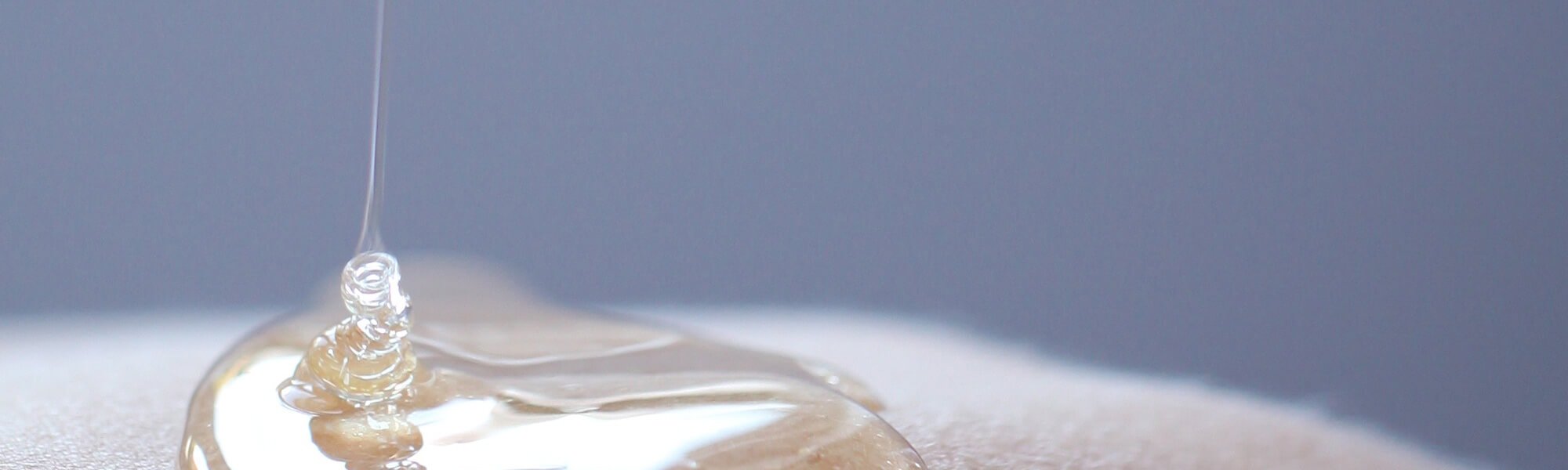 2 ESSENCE   SERUM  KETAHUI PERBEDAAN DAN MANFAATNYA UNTUK KULIT ANDA