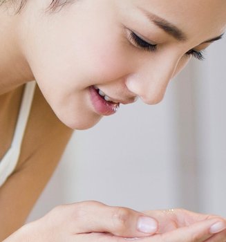 Apa Itu Glycolic Acid Dan Manfaatnya Dalam Skincare