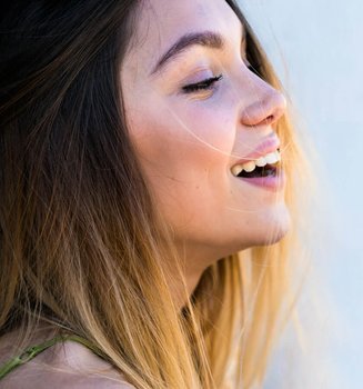 3 Tips Melakukan Perawatan Rambut Kering di Rumah
