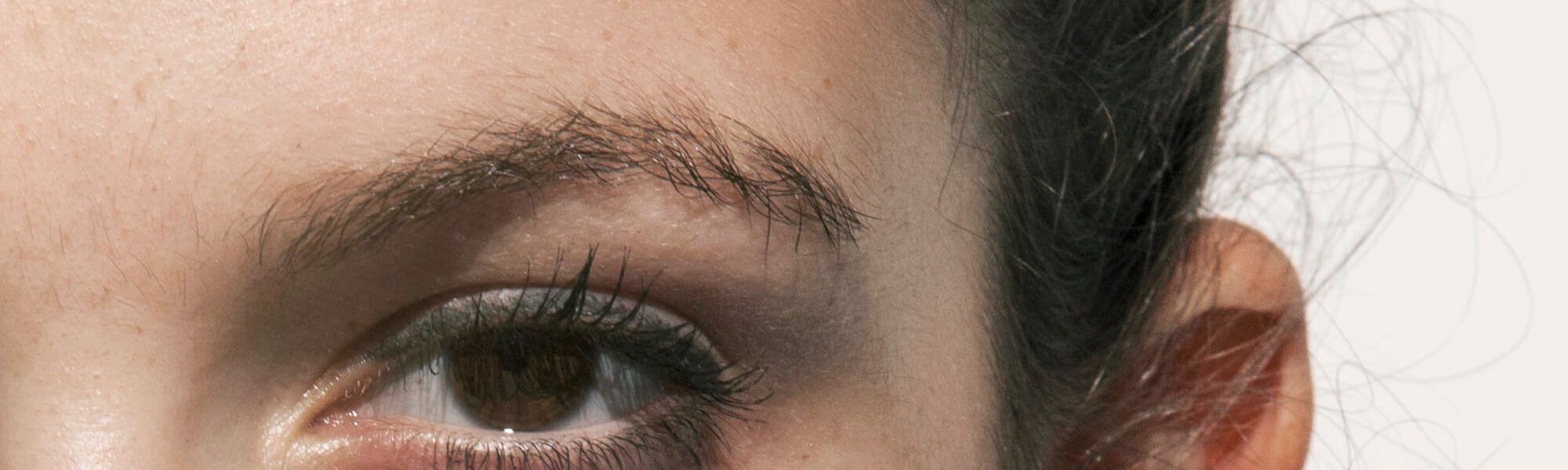 Kandungan Yang Harus Ada Dalam Serum Untuk Mata Panda