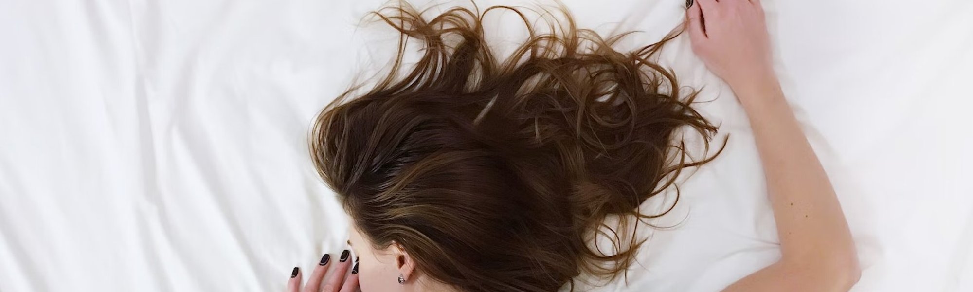 Rekomendasi Conditioner Untuk Rambut Kering Dan Cara Tepat Menggunakannya