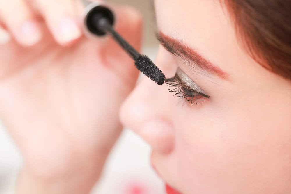 5 Cara Membuat Bulu Mata Lentik Dengan LOreal Mascara