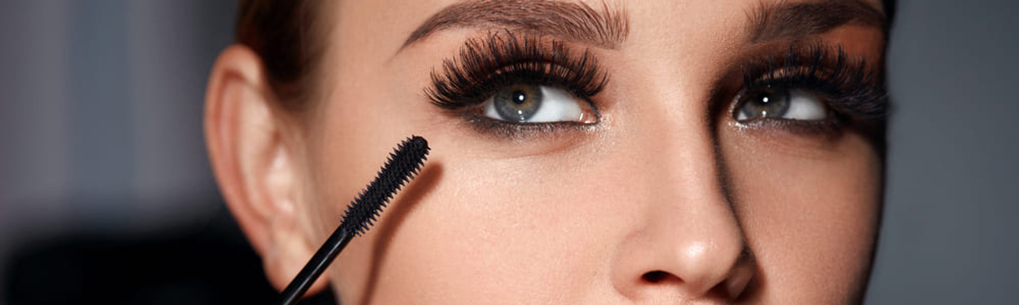 7 Tips Memilih Maskara Waterproof Anti Luntur