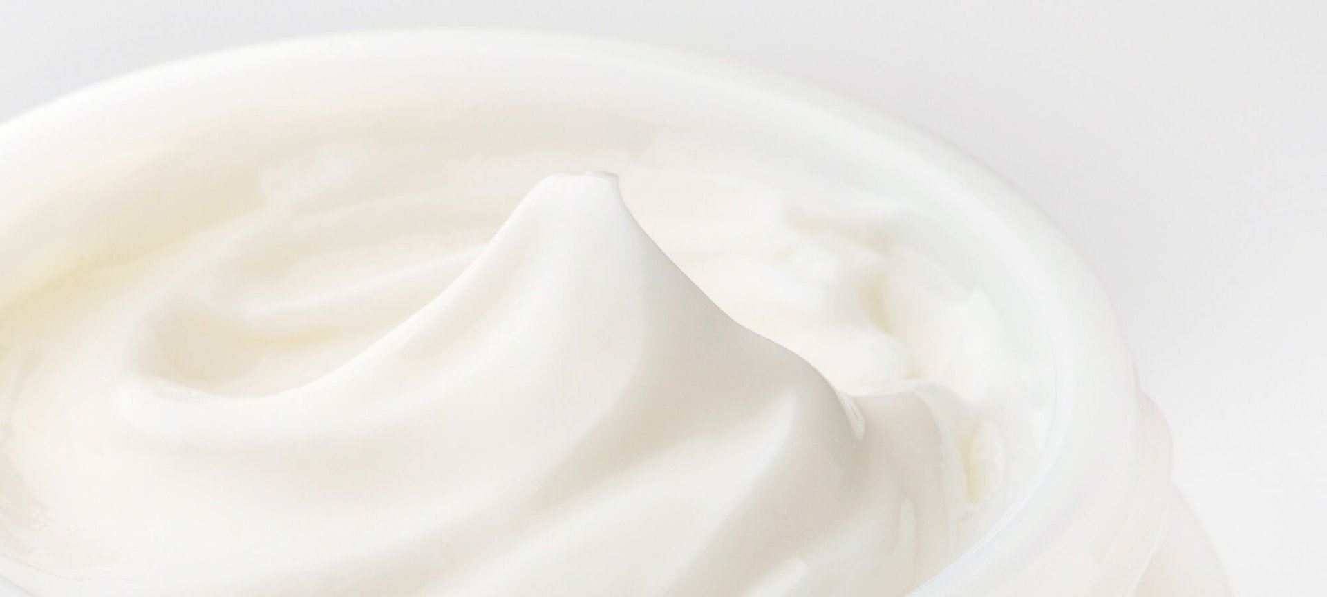 Ini 3 Alasan Pentingnya Melakukan Rutinitas Skincare Malam Hari Min